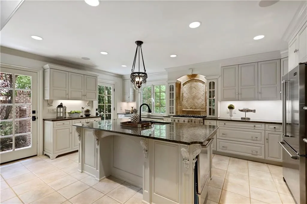 4917 Rebel Trail, Atlanta, Georgia 30327, 6 Bedrooms Bedrooms, ,5 BathroomsBathrooms,Residential,Sold,4917 Rebel Trail,6959559