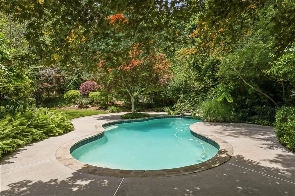 4917 Rebel Trail, Atlanta, Georgia 30327, 6 Bedrooms Bedrooms, ,5 BathroomsBathrooms,Residential,Sold,4917 Rebel Trail,6959559