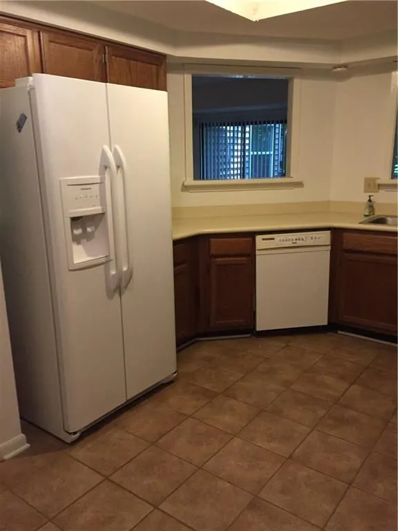 62 Dunwoody Springs Drive Ne Unit 62, Atlanta, Georgia 30328, 3 Bedrooms Bedrooms, ,2 BathroomsBathrooms,Residential,Sold,62 Dunwoody Springs Drive Ne Unit 62,5888168
