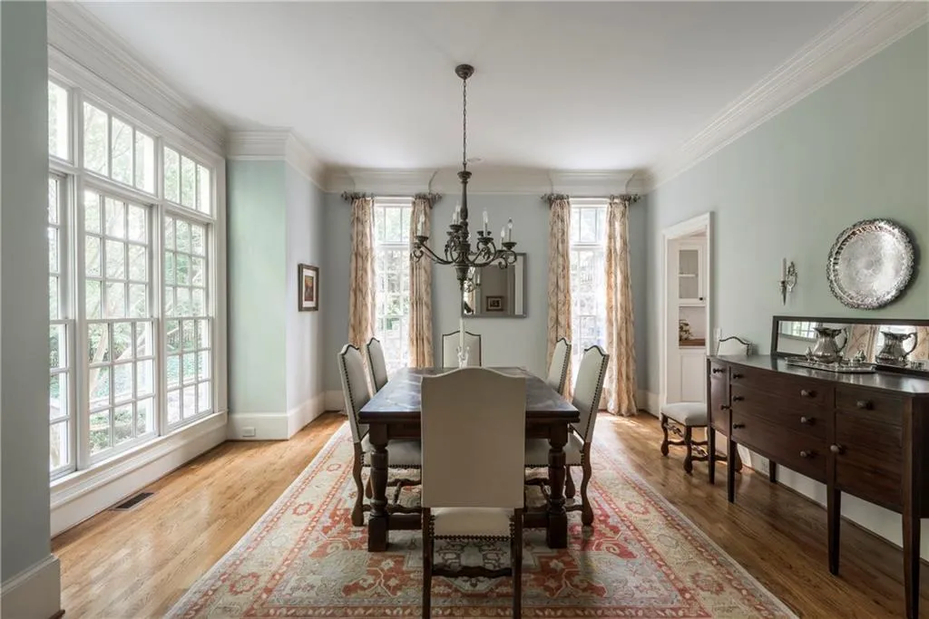2790 Howell Mill Road Nw, Atlanta, Georgia 30327, 6 Bedrooms Bedrooms, ,5 BathroomsBathrooms,Residential,Sold,2790 Howell Mill Road Nw,5757235