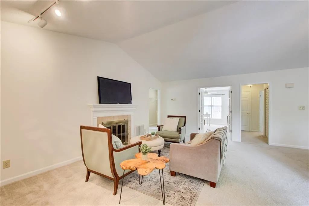 202 Garden Court, Atlanta, Georgia 30328, 3 Bedrooms Bedrooms, ,2 BathroomsBathrooms,Residential,Sold,202 Garden Court,7591663