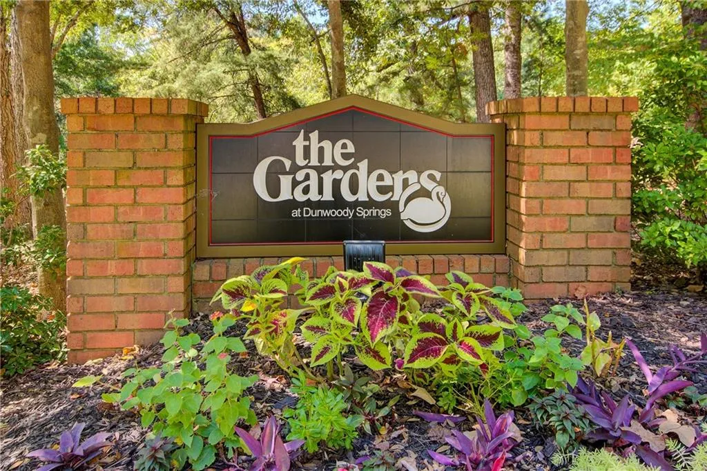 202 Garden Court, Atlanta, Georgia 30328, 3 Bedrooms Bedrooms, ,2 BathroomsBathrooms,Residential,Sold,202 Garden Court,7591663