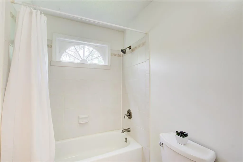 Separate Tub/Shower Room