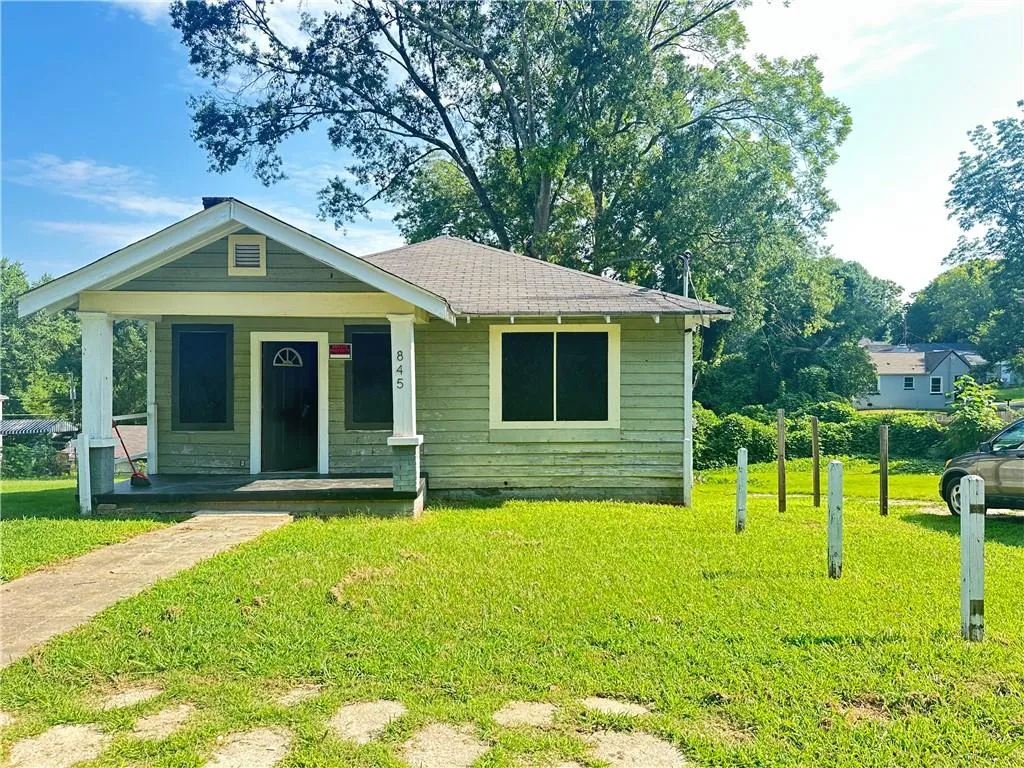 845 Cameron M Alexander Boulevard Nw, Atlanta, Georgia 30318, 3 Bedrooms Bedrooms, ,1 BathroomBathrooms,Residential,Sold,845 Cameron M Alexander Boulevard Nw,7612024