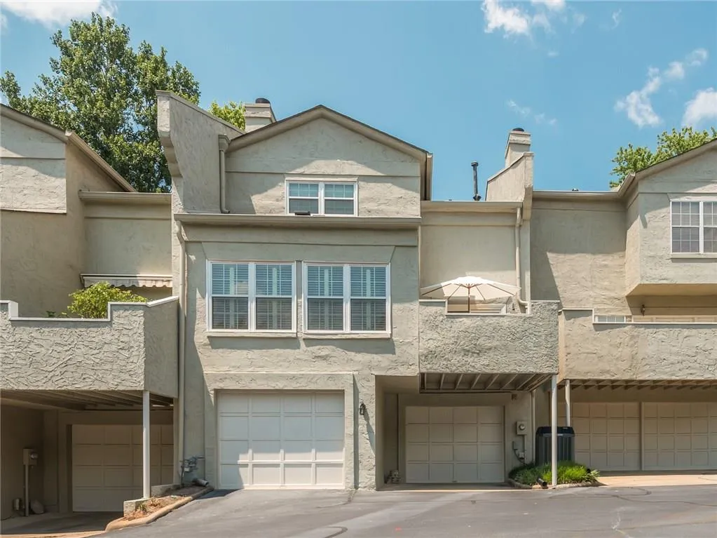 5996 Mitchell Road Unit 12, Sandy Springs, Georgia 30328, 3 Bedrooms Bedrooms, ,3 BathroomsBathrooms,Residential,Sold,5996 Mitchell Road Unit 12,6048635
