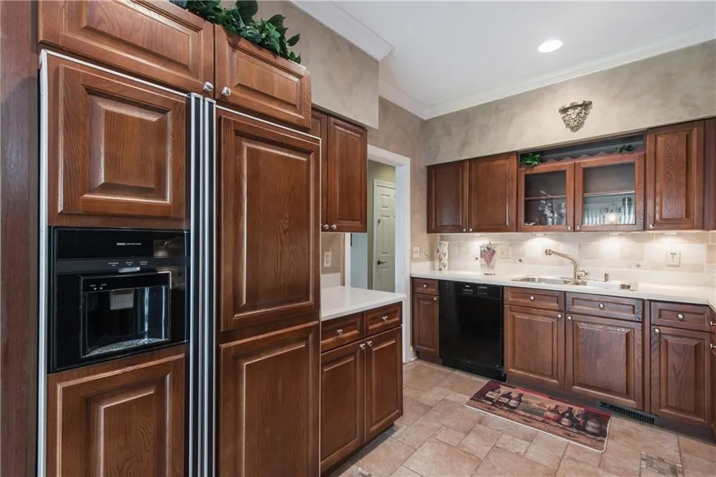 5996 Mitchell Road Unit 12, Sandy Springs, Georgia 30328, 3 Bedrooms Bedrooms, ,3 BathroomsBathrooms,Residential,Sold,5996 Mitchell Road Unit 12,6048635