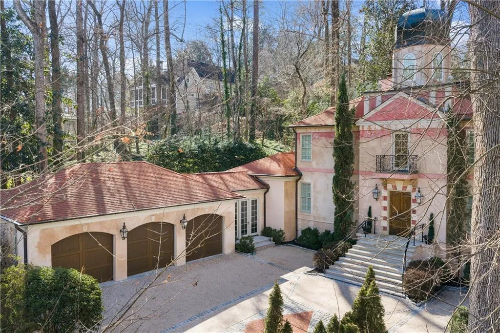 2740 Northside Drive Nw, Atlanta, Georgia 30305, 4 Bedrooms Bedrooms, 0 ,3 BathroomsBathrooms,Residential,For Sale,2740 Northside Drive Nw,7710816