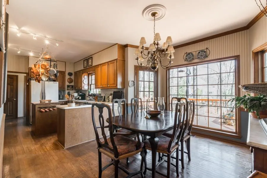 20 Glen Oaks Drive, Atlanta, Georgia 30327, 5 Bedrooms Bedrooms, ,4 BathroomsBathrooms,Residential,Sold,20 Glen Oaks Drive,5771665