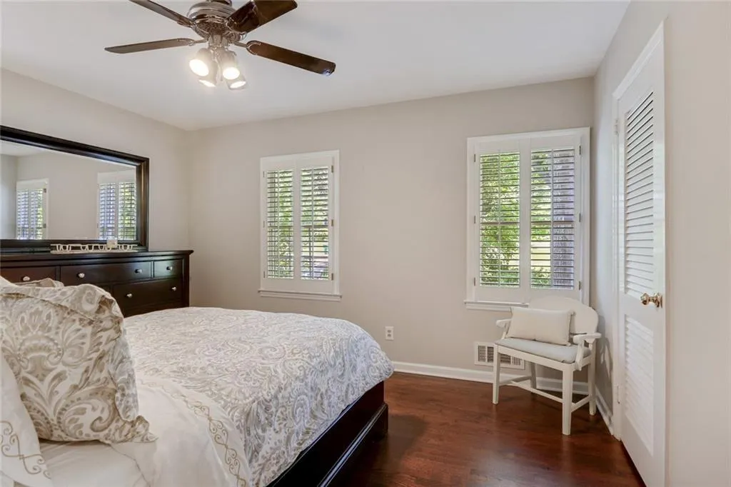 700 Starlight Lane, Atlanta, Georgia 30342, 3 Bedrooms Bedrooms, ,2 BathroomsBathrooms,Residential,Sold,700 Starlight Lane,6880158