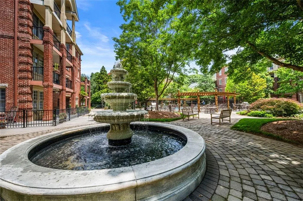 1735 Peachtree Street Ne Unit 316, Atlanta, Georgia 30309, 2 Bedrooms Bedrooms, ,2 BathroomsBathrooms,Residential,For Sale,1735 Peachtree Street Ne Unit 316,7590022