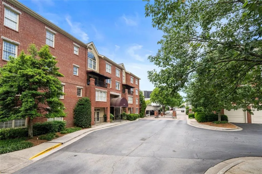 1735 Peachtree Street Ne Unit 316, Atlanta, Georgia 30309, 2 Bedrooms Bedrooms, ,2 BathroomsBathrooms,Residential,For Sale,1735 Peachtree Street Ne Unit 316,7590022