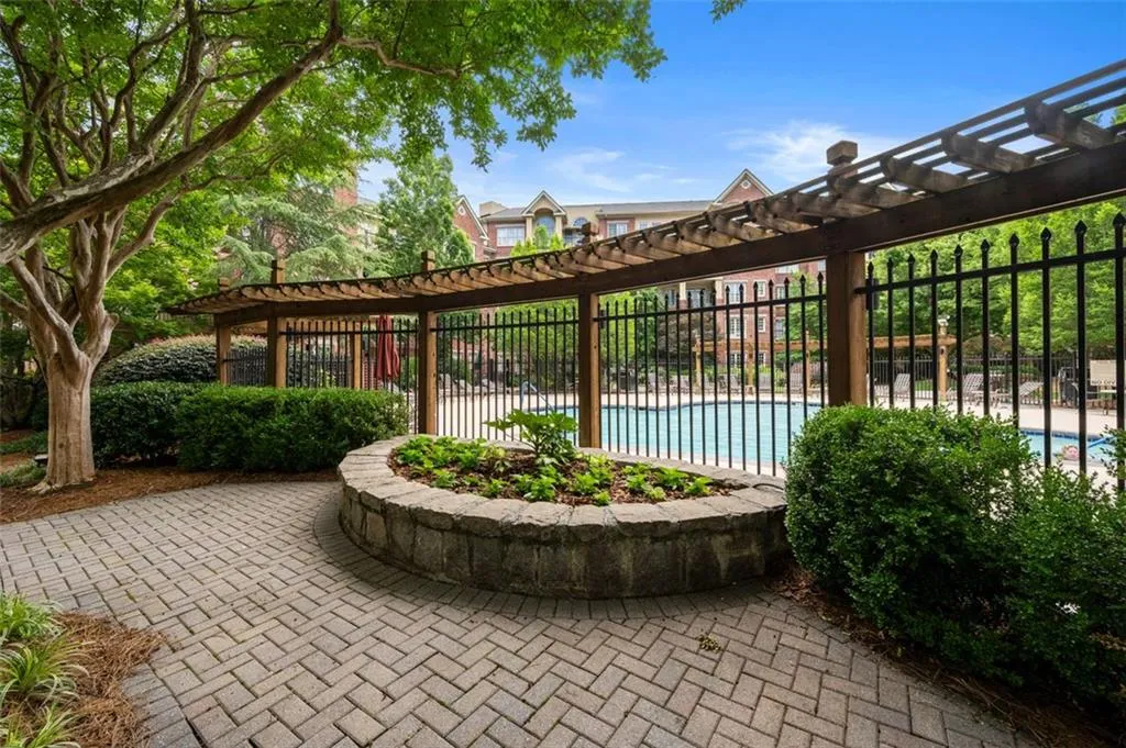 1735 Peachtree Street Ne Unit 316, Atlanta, Georgia 30309, 2 Bedrooms Bedrooms, ,2 BathroomsBathrooms,Residential,For Sale,1735 Peachtree Street Ne Unit 316,7590022
