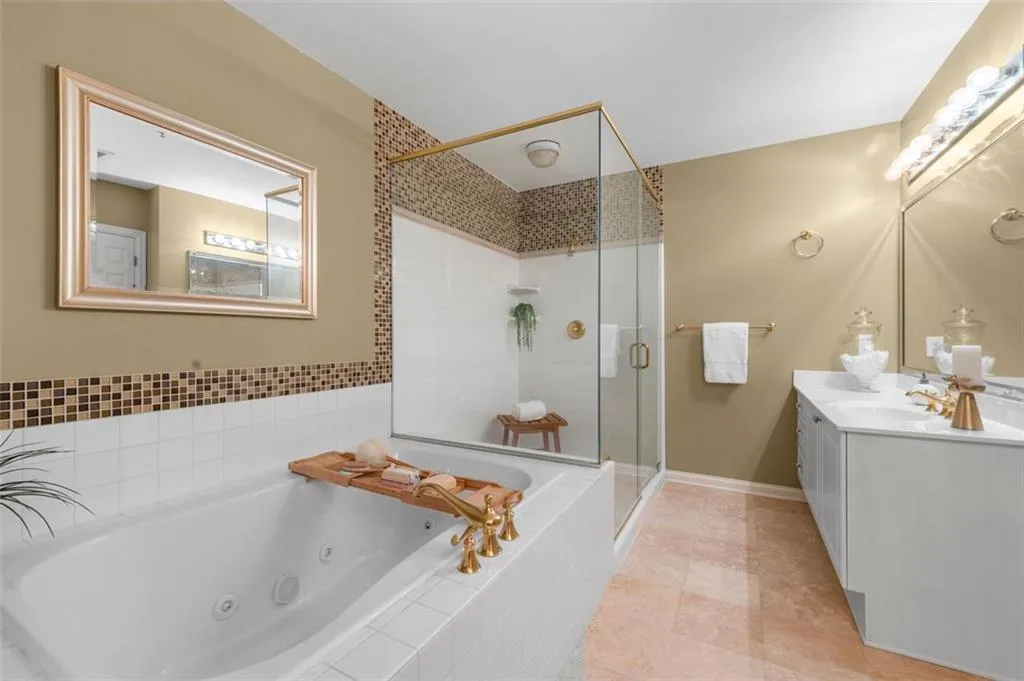1735 Peachtree Street Ne Unit 316, Atlanta, Georgia 30309, 2 Bedrooms Bedrooms, ,2 BathroomsBathrooms,Residential,For Sale,1735 Peachtree Street Ne Unit 316,7590022