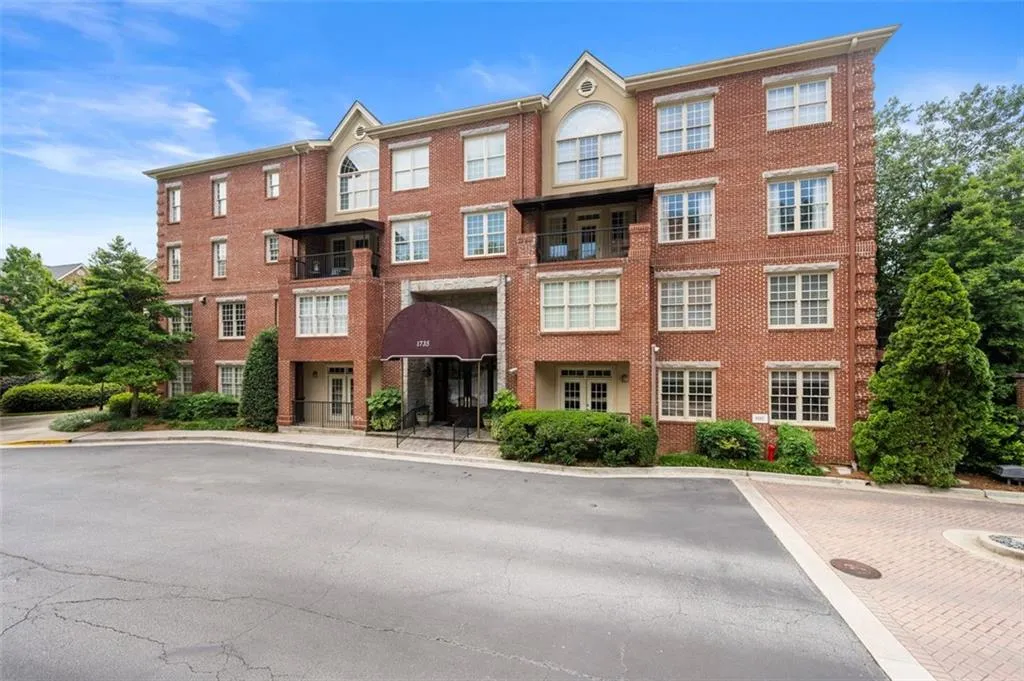 1735 Peachtree Street Ne Unit 316, Atlanta, Georgia 30309, 2 Bedrooms Bedrooms, ,2 BathroomsBathrooms,Residential,For Sale,1735 Peachtree Street Ne Unit 316,7590022