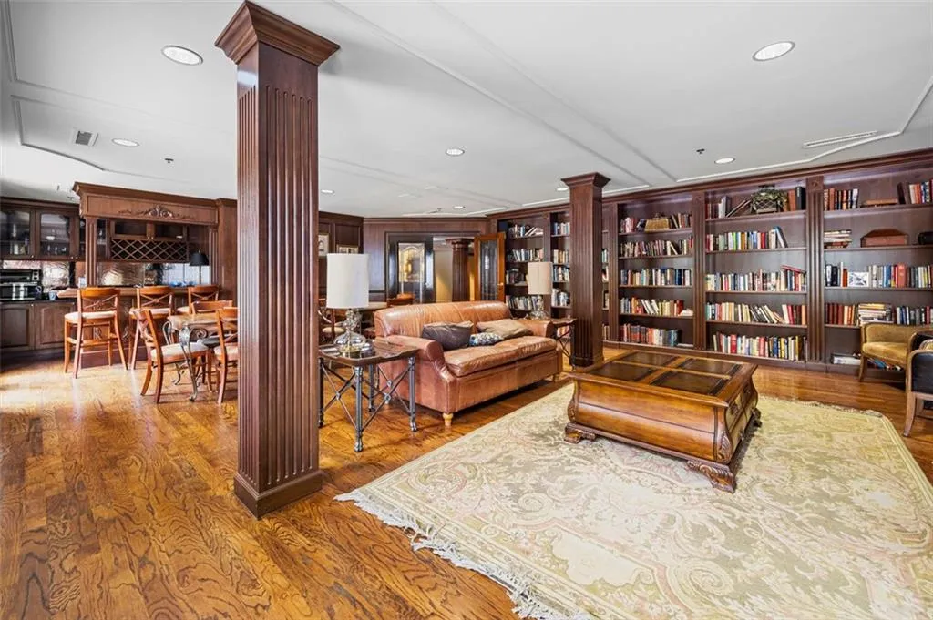 1735 Peachtree Street Ne Unit 316, Atlanta, Georgia 30309, 2 Bedrooms Bedrooms, ,2 BathroomsBathrooms,Residential,For Sale,1735 Peachtree Street Ne Unit 316,7590022