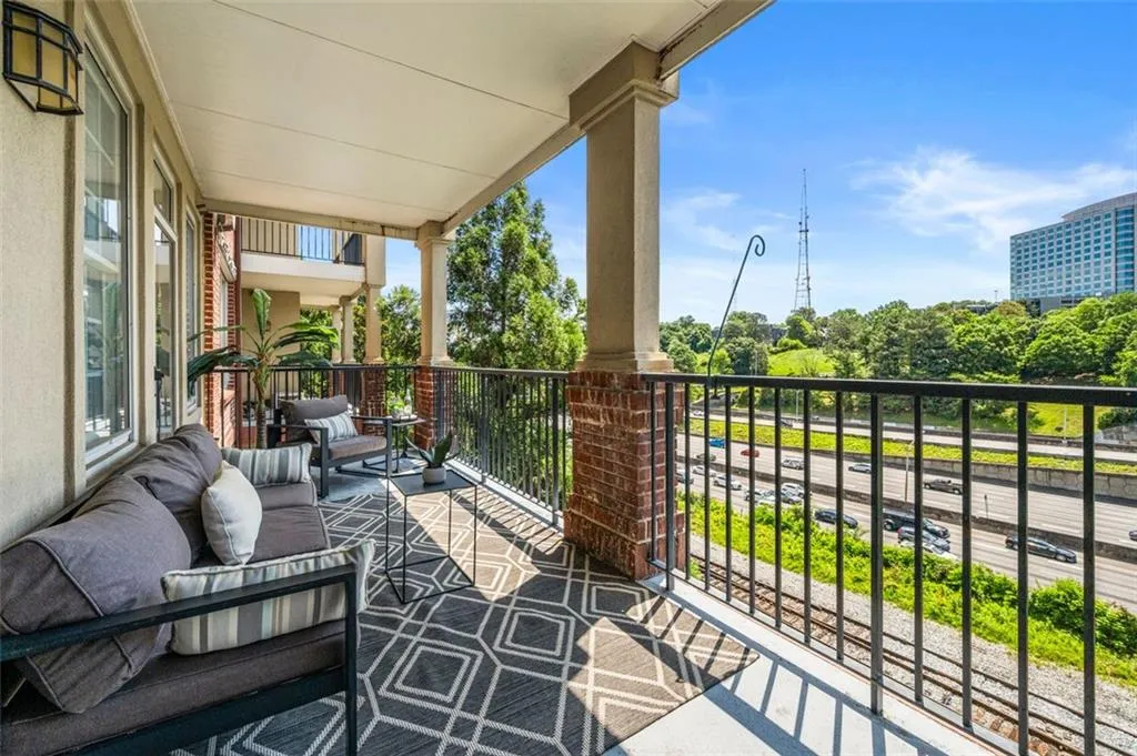 1735 Peachtree Street Ne Unit 316, Atlanta, Georgia 30309, 2 Bedrooms Bedrooms, ,2 BathroomsBathrooms,Residential,For Sale,1735 Peachtree Street Ne Unit 316,7590022