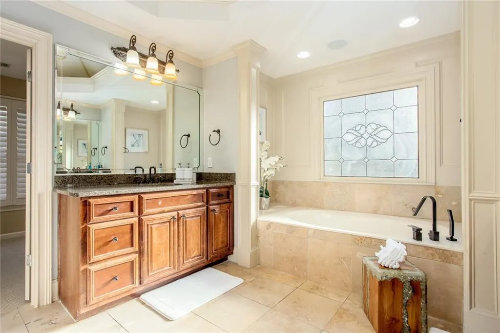 7938 Stratford Lane, Sandy Springs, Georgia 30350, 5 Bedrooms Bedrooms, ,5 BathroomsBathrooms,Residential,Sold,7938 Stratford Lane,7033914