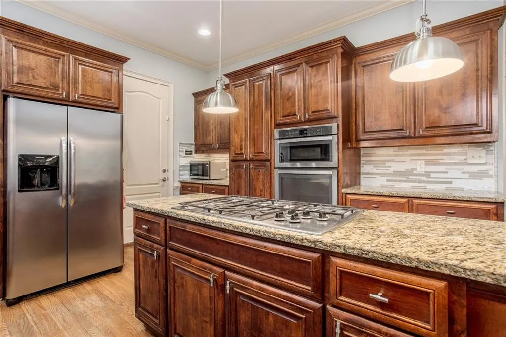 7938 Stratford Lane, Sandy Springs, Georgia 30350, 5 Bedrooms Bedrooms, ,5 BathroomsBathrooms,Residential,Sold,7938 Stratford Lane,7033914