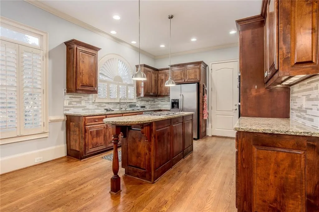 7938 Stratford Lane, Sandy Springs, Georgia 30350, 5 Bedrooms Bedrooms, ,5 BathroomsBathrooms,Residential,Sold,7938 Stratford Lane,7033914