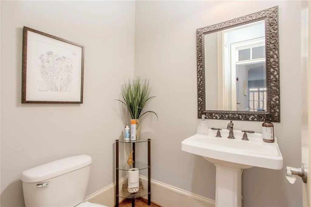 7938 Stratford Lane, Sandy Springs, Georgia 30350, 5 Bedrooms Bedrooms, ,5 BathroomsBathrooms,Residential,Sold,7938 Stratford Lane,7033914