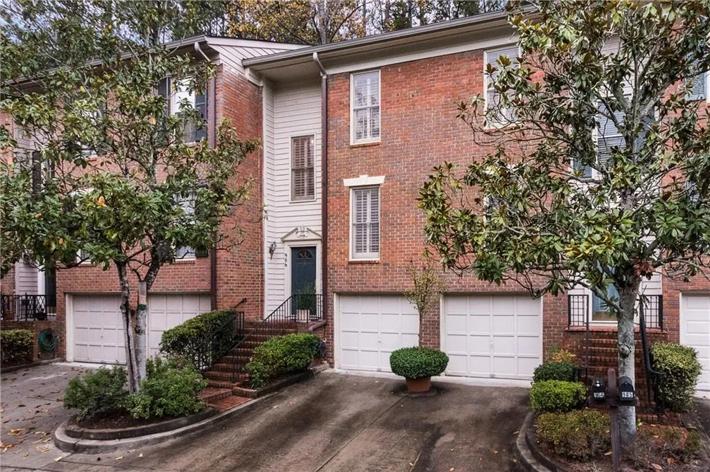 804 Brandywine Circle, Sandy Springs, Georgia 30350, 3 Bedrooms Bedrooms, ,2 BathroomsBathrooms,Residential,Sold,804 Brandywine Circle,5739512