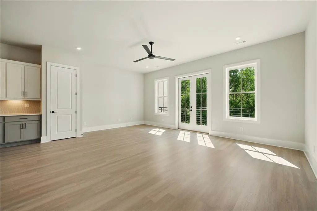 2202 Carlton Court Unit 7, Atlanta, Georgia 30318, 3 Bedrooms Bedrooms, ,3 BathroomsBathrooms,Residential,For Sale,2202 Carlton Court Unit 7,7576313