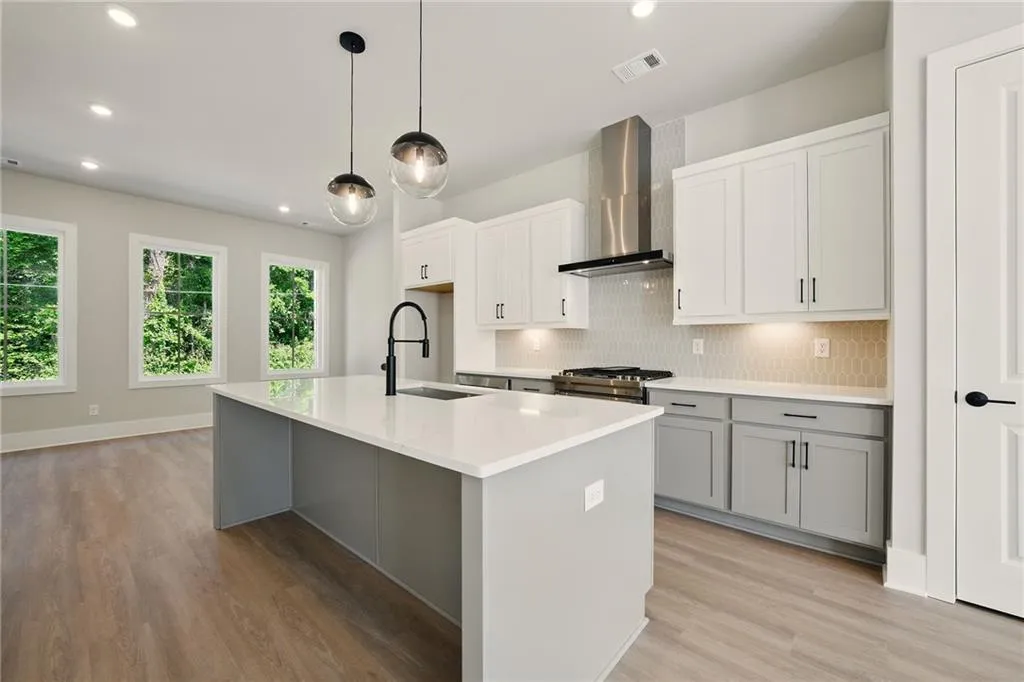2202 Carlton Court Unit 7, Atlanta, Georgia 30318, 3 Bedrooms Bedrooms, ,3 BathroomsBathrooms,Residential,For Sale,2202 Carlton Court Unit 7,7576313