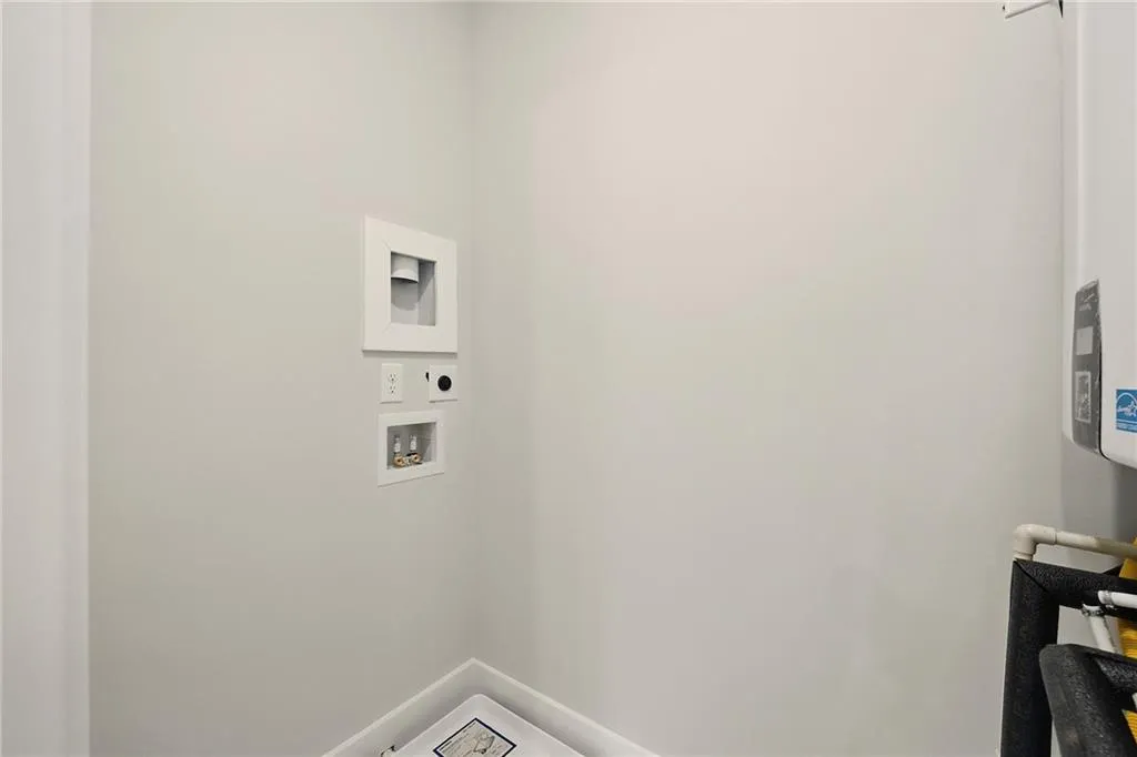 2202 Carlton Court Unit 7, Atlanta, Georgia 30318, 3 Bedrooms Bedrooms, ,3 BathroomsBathrooms,Residential,For Sale,2202 Carlton Court Unit 7,7576313