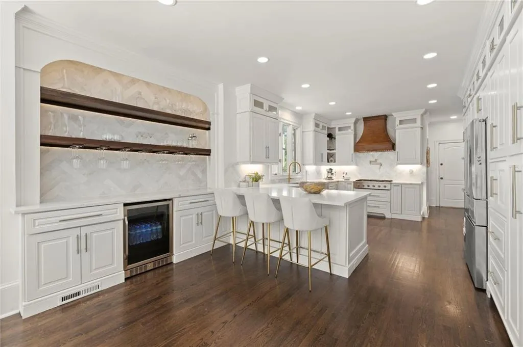 5120 Falcon Chase Lane, Atlanta, Georgia 30342, 3 Bedrooms Bedrooms, ,3 BathroomsBathrooms,Residential,Sold,5120 Falcon Chase Lane,7585071