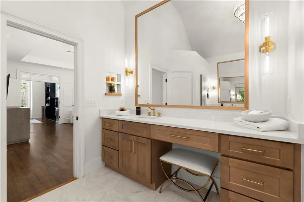 5120 Falcon Chase Lane, Atlanta, Georgia 30342, 3 Bedrooms Bedrooms, ,3 BathroomsBathrooms,Residential,Sold,5120 Falcon Chase Lane,7585071