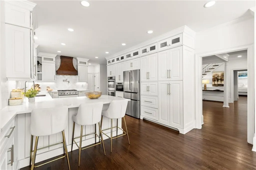 5120 Falcon Chase Lane, Atlanta, Georgia 30342, 3 Bedrooms Bedrooms, ,3 BathroomsBathrooms,Residential,Sold,5120 Falcon Chase Lane,7585071