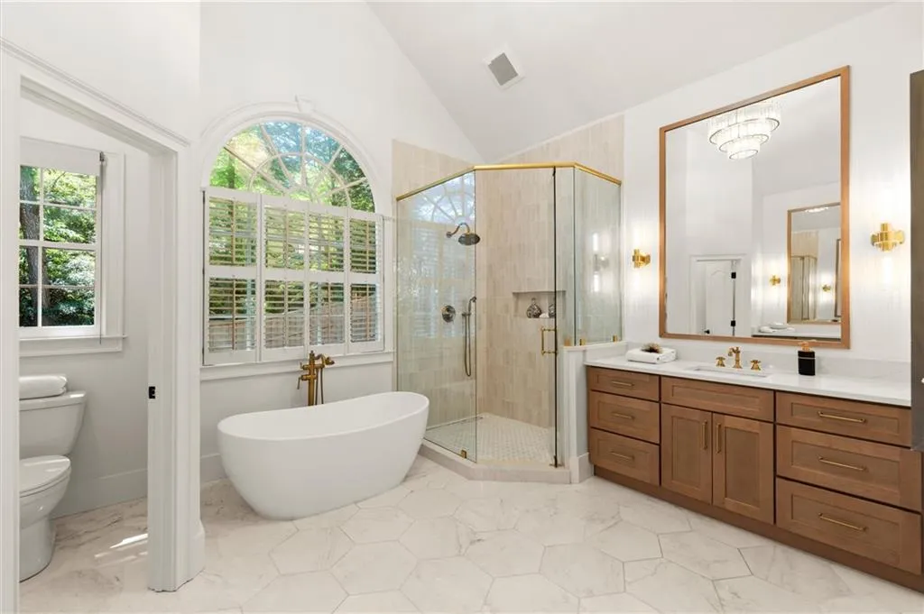 5120 Falcon Chase Lane, Atlanta, Georgia 30342, 3 Bedrooms Bedrooms, ,3 BathroomsBathrooms,Residential,Sold,5120 Falcon Chase Lane,7585071