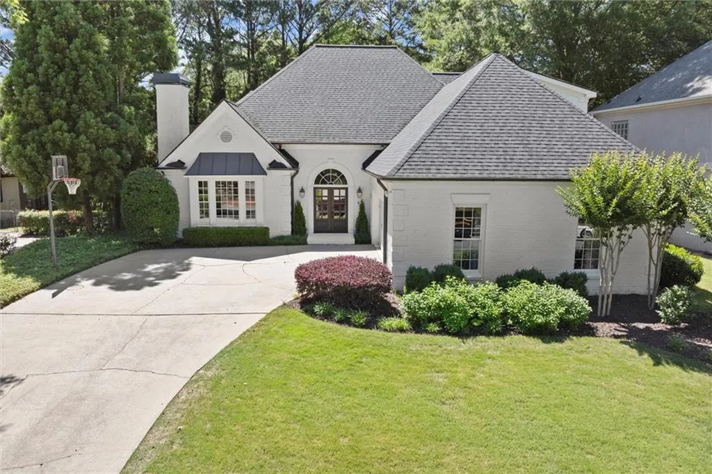 5120 Falcon Chase Lane, Atlanta, Georgia 30342, 3 Bedrooms Bedrooms, ,3 BathroomsBathrooms,Residential,Sold,5120 Falcon Chase Lane,7585071