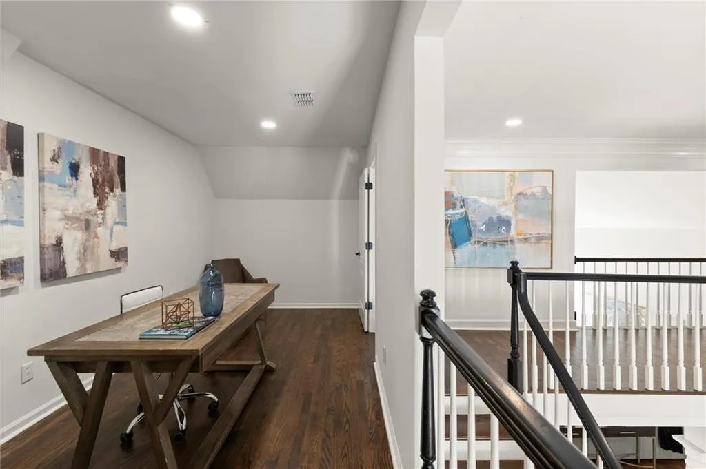 5120 Falcon Chase Lane, Atlanta, Georgia 30342, 3 Bedrooms Bedrooms, ,3 BathroomsBathrooms,Residential,Sold,5120 Falcon Chase Lane,7585071