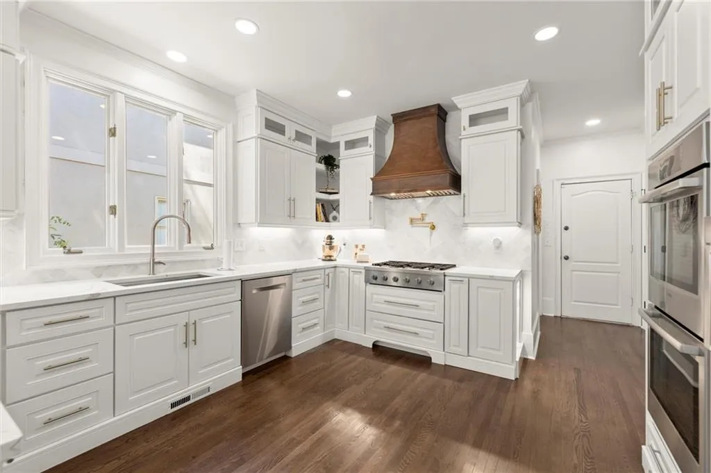 5120 Falcon Chase Lane, Atlanta, Georgia 30342, 3 Bedrooms Bedrooms, ,3 BathroomsBathrooms,Residential,Sold,5120 Falcon Chase Lane,7585071