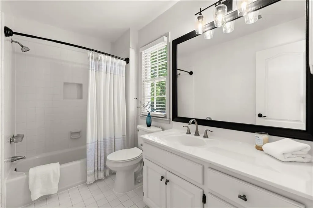 5120 Falcon Chase Lane, Atlanta, Georgia 30342, 3 Bedrooms Bedrooms, ,3 BathroomsBathrooms,Residential,Sold,5120 Falcon Chase Lane,7585071