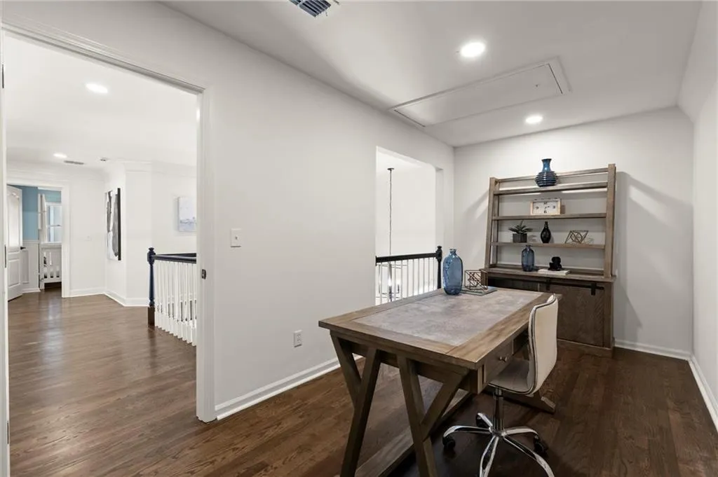 5120 Falcon Chase Lane, Atlanta, Georgia 30342, 3 Bedrooms Bedrooms, ,3 BathroomsBathrooms,Residential,Sold,5120 Falcon Chase Lane,7585071