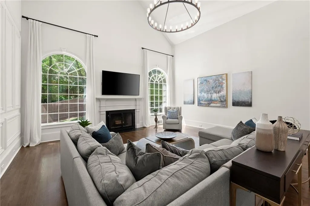 5120 Falcon Chase Lane, Atlanta, Georgia 30342, 3 Bedrooms Bedrooms, ,3 BathroomsBathrooms,Residential,Sold,5120 Falcon Chase Lane,7585071