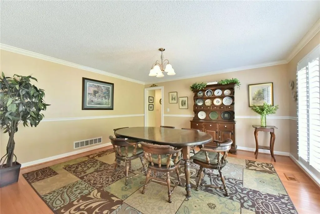 9255 Huntcliff Trace, Sandy Springs, Georgia 30350, 5 Bedrooms Bedrooms, ,5 BathroomsBathrooms,Residential,Sold,9255 Huntcliff Trace,5886076