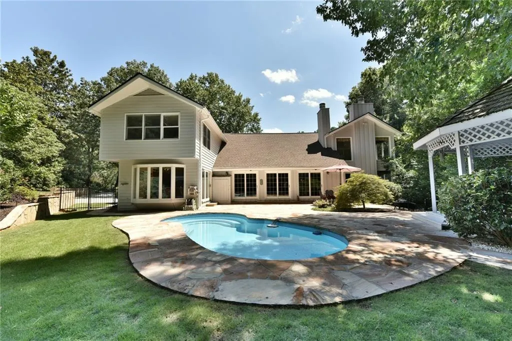 9255 Huntcliff Trace, Sandy Springs, Georgia 30350, 5 Bedrooms Bedrooms, ,5 BathroomsBathrooms,Residential,Sold,9255 Huntcliff Trace,5886076