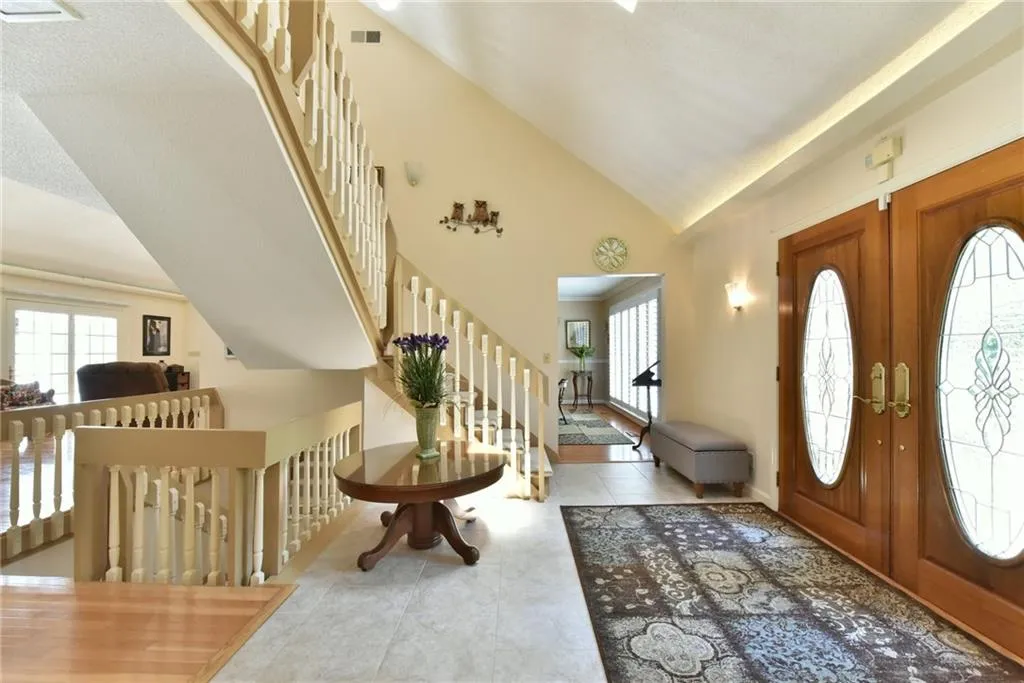 9255 Huntcliff Trace, Sandy Springs, Georgia 30350, 5 Bedrooms Bedrooms, ,5 BathroomsBathrooms,Residential,Sold,9255 Huntcliff Trace,5886076