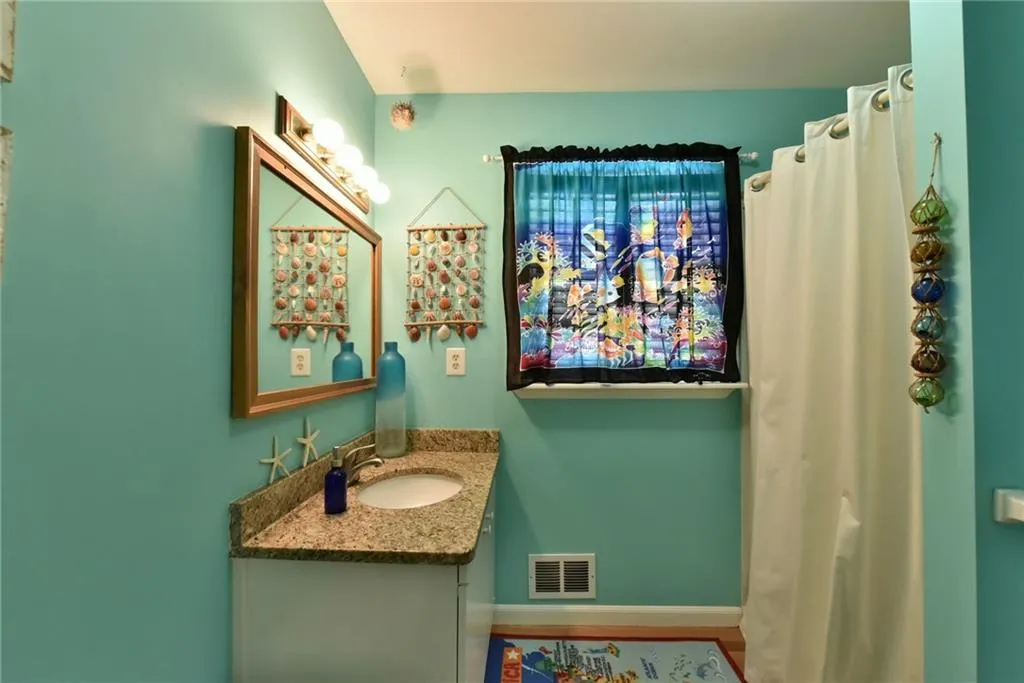 9255 Huntcliff Trace, Sandy Springs, Georgia 30350, 5 Bedrooms Bedrooms, ,5 BathroomsBathrooms,Residential,Sold,9255 Huntcliff Trace,5886076