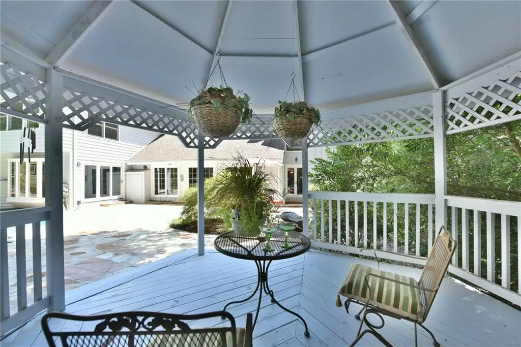 9255 Huntcliff Trace, Sandy Springs, Georgia 30350, 5 Bedrooms Bedrooms, ,5 BathroomsBathrooms,Residential,Sold,9255 Huntcliff Trace,5886076