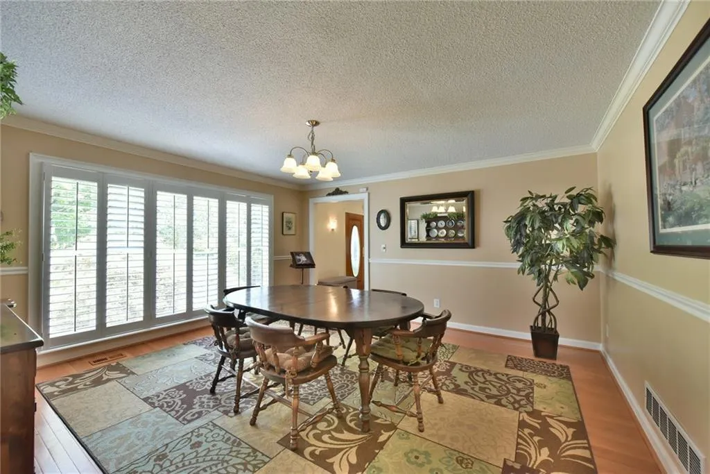9255 Huntcliff Trace, Sandy Springs, Georgia 30350, 5 Bedrooms Bedrooms, ,5 BathroomsBathrooms,Residential,Sold,9255 Huntcliff Trace,5886076