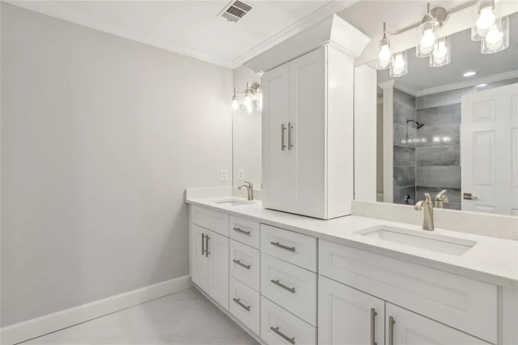 115 N Devereux Court Nw, Atlanta, Georgia 30327, 5 Bedrooms Bedrooms, ,4 BathroomsBathrooms,Residential,Sold,115 N Devereux Court Nw,7506425