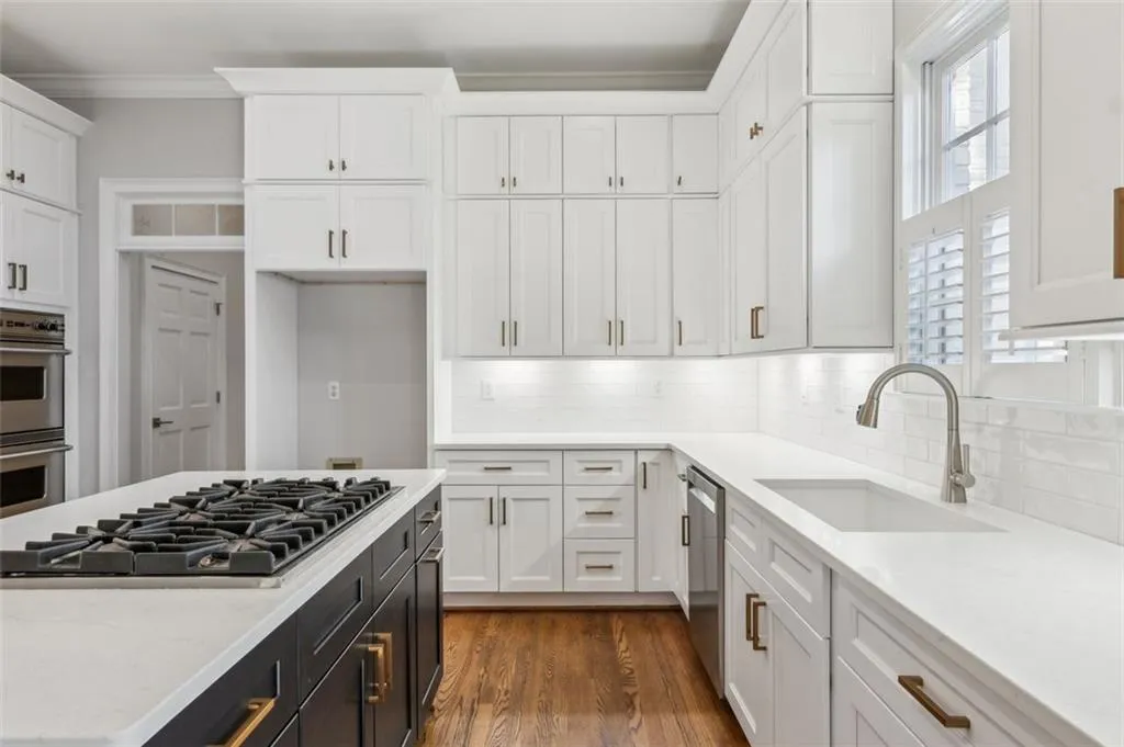 115 N Devereux Court Nw, Atlanta, Georgia 30327, 5 Bedrooms Bedrooms, ,4 BathroomsBathrooms,Residential,Sold,115 N Devereux Court Nw,7506425