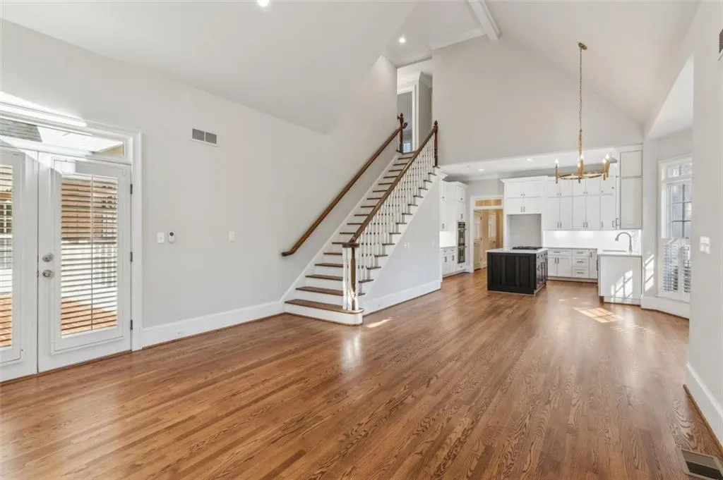 115 N Devereux Court Nw, Atlanta, Georgia 30327, 5 Bedrooms Bedrooms, ,4 BathroomsBathrooms,Residential,Sold,115 N Devereux Court Nw,7506425