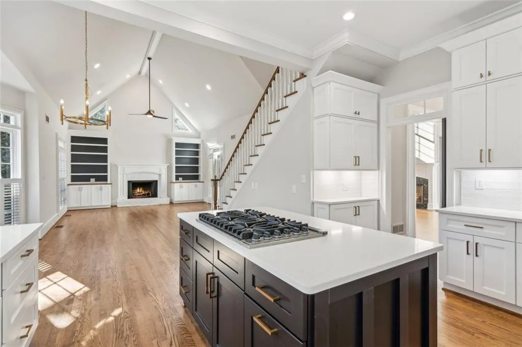 115 N Devereux Court Nw, Atlanta, Georgia 30327, 5 Bedrooms Bedrooms, ,4 BathroomsBathrooms,Residential,Sold,115 N Devereux Court Nw,7506425