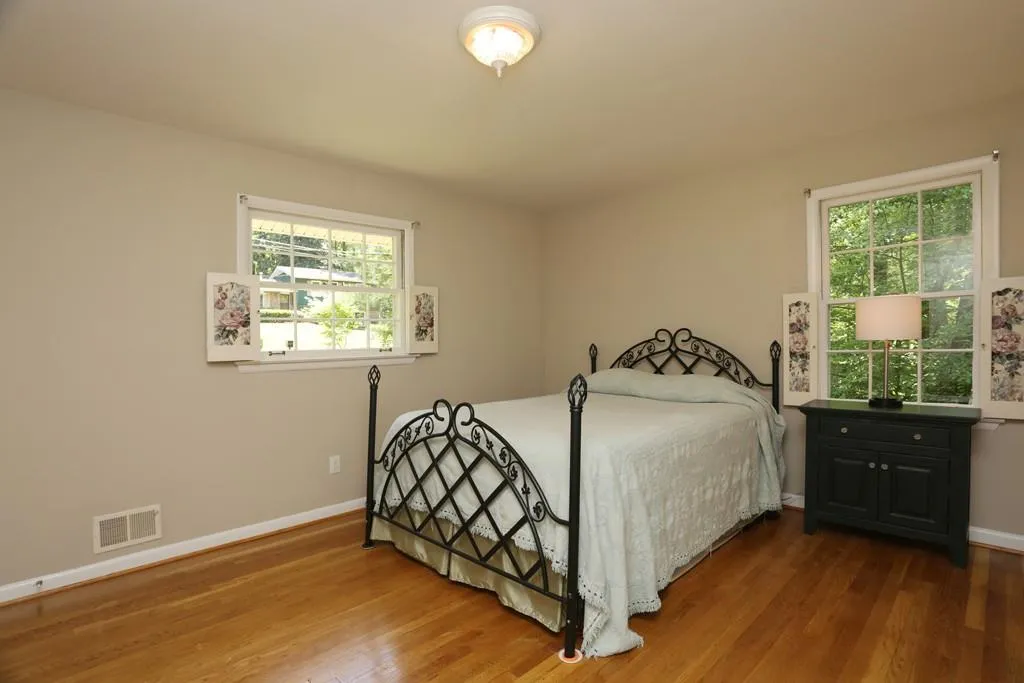 6520 Scott Valley Road, Atlanta, Georgia 30328, 3 Bedrooms Bedrooms, ,2 BathroomsBathrooms,Residential,Sold,6520 Scott Valley Road,5683712