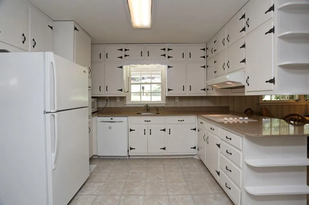 6520 Scott Valley Road, Atlanta, Georgia 30328, 3 Bedrooms Bedrooms, ,2 BathroomsBathrooms,Residential,Sold,6520 Scott Valley Road,5683712